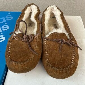 Women's Dakota Moccasin Slippers